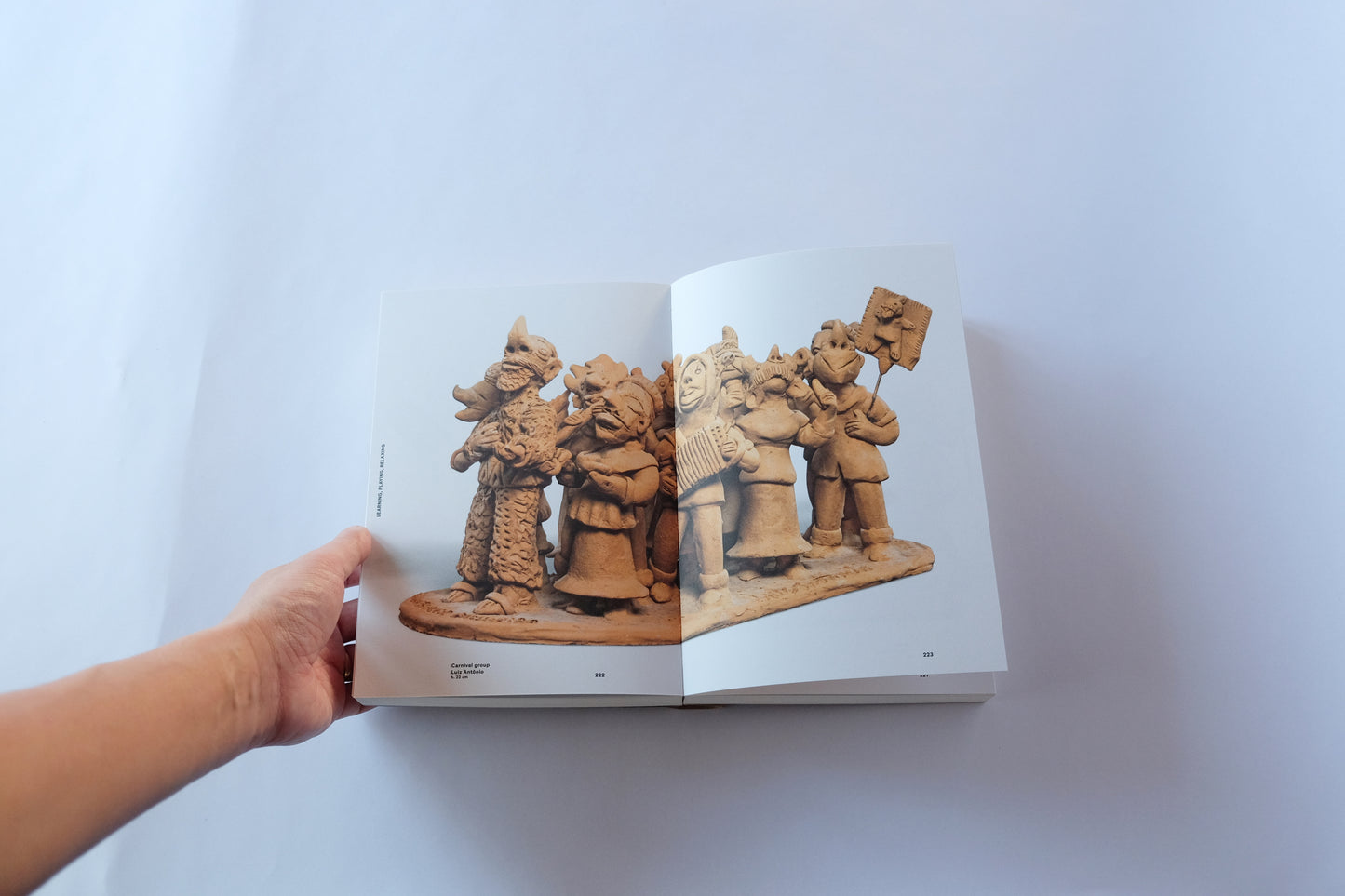 Art Book 『 AN ART OF RESILIENCE: POPULAR ART FROM BRAZIL IN THE R.F. COLLECTION by Rolf Fehlbaum 』