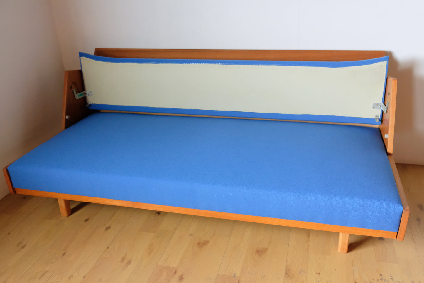 Day bed