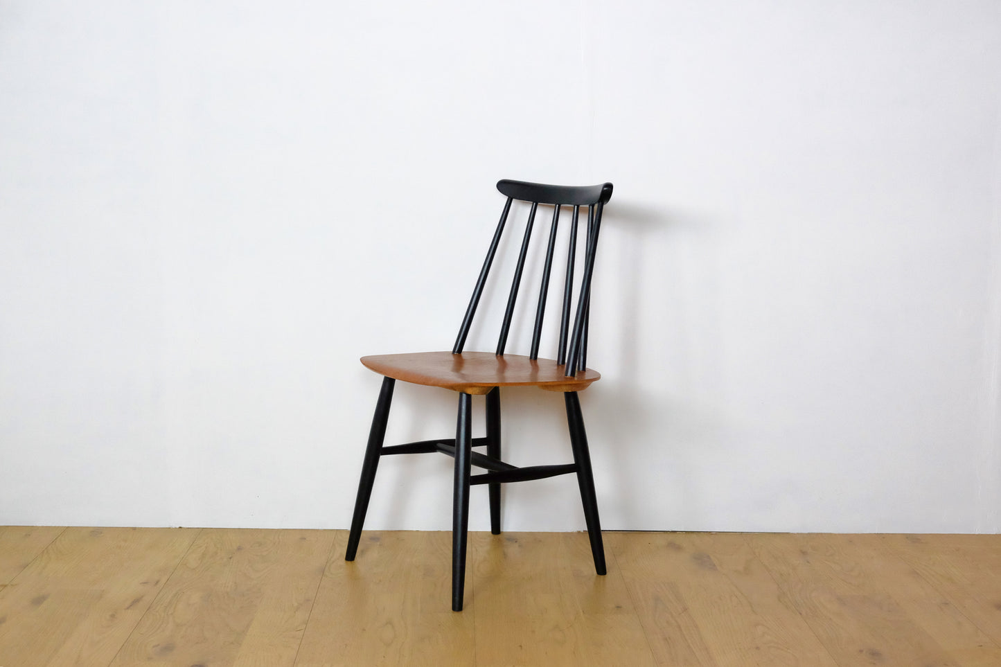 Ilmari Tapiovaara Fanett Chair Black / Teak