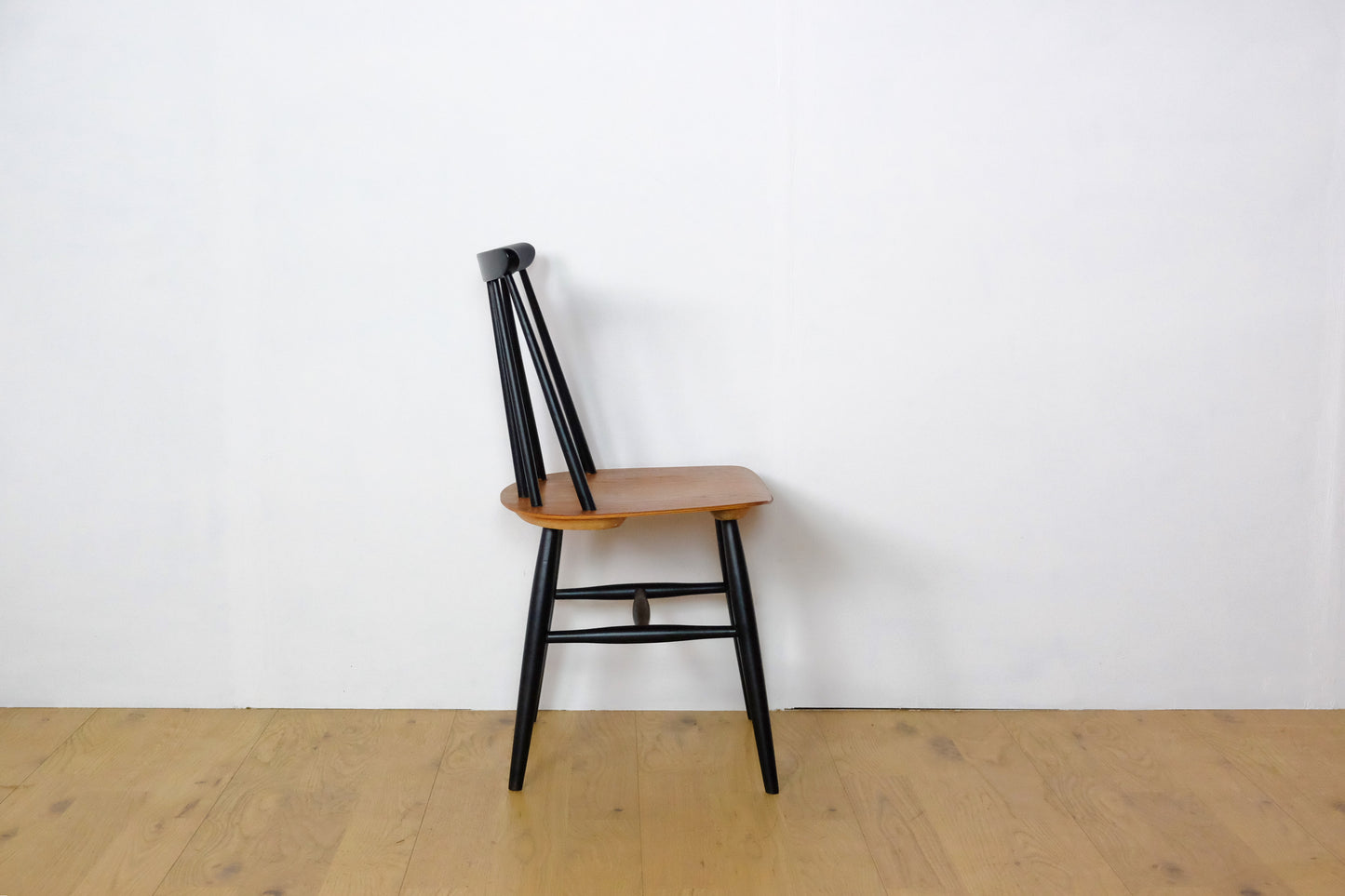 Ilmari Tapiovaara Fanett Chair Black / Teak