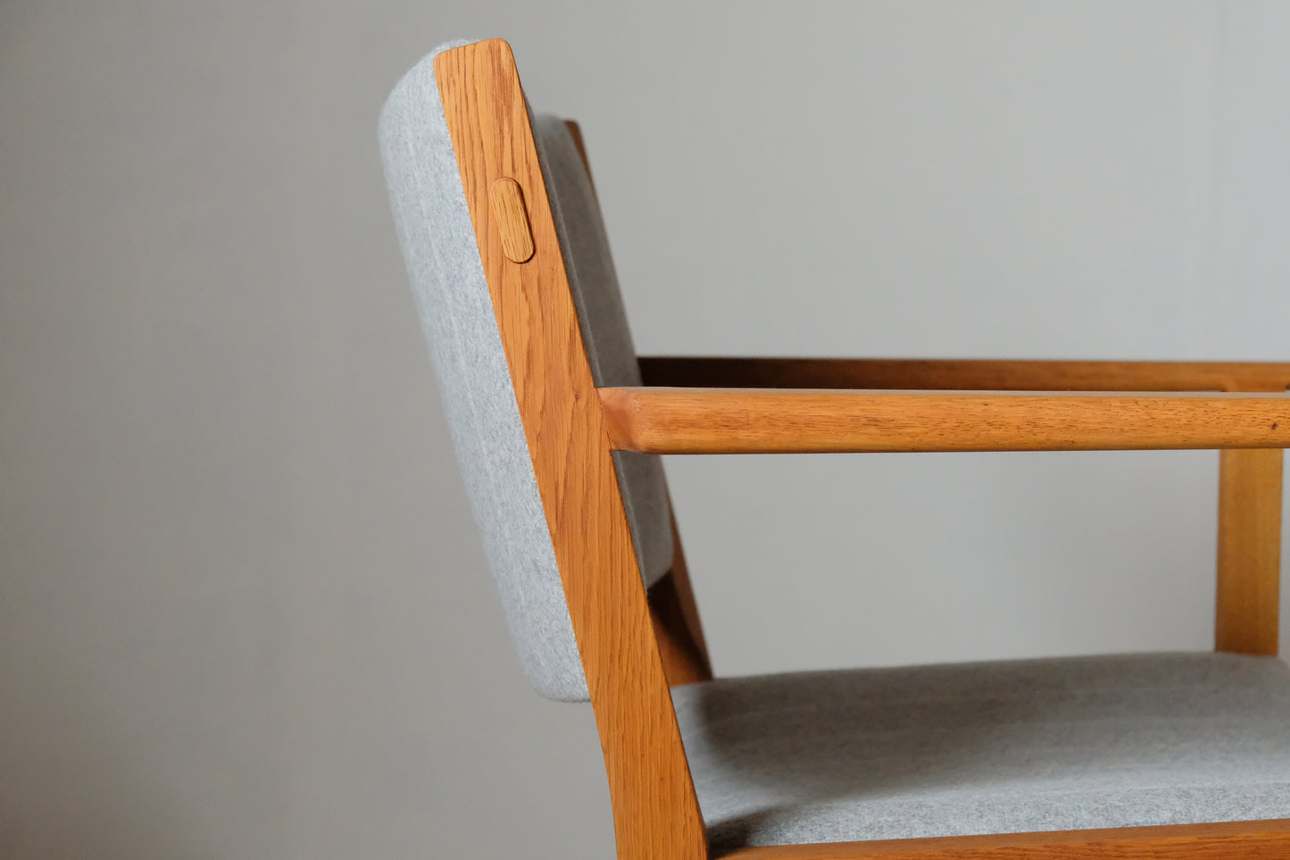 Hans J Wegner AP50 Arm chair