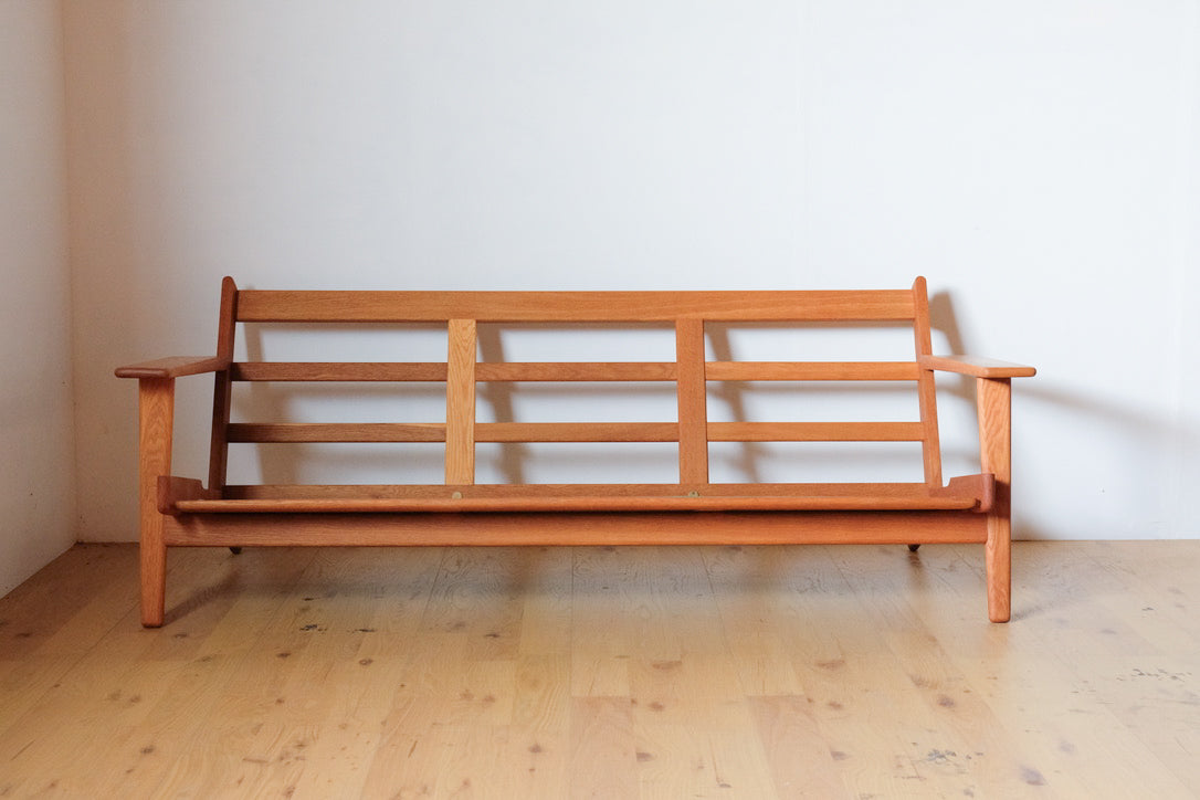 Hans J Wegner GE290 3seater (Fabric selection available)