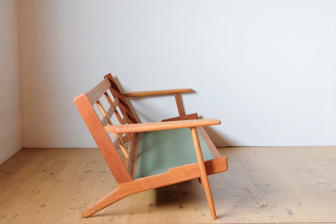 Hans J Wegner GE290 3seater (Fabric selection available)