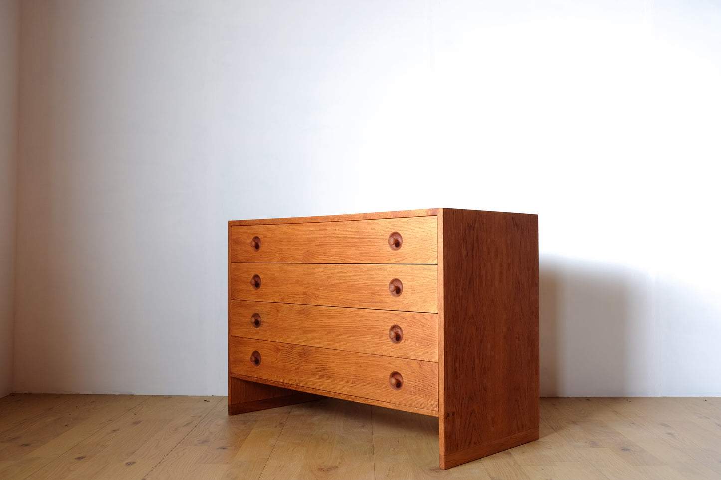 Hans J Wegner RY Chest Oak