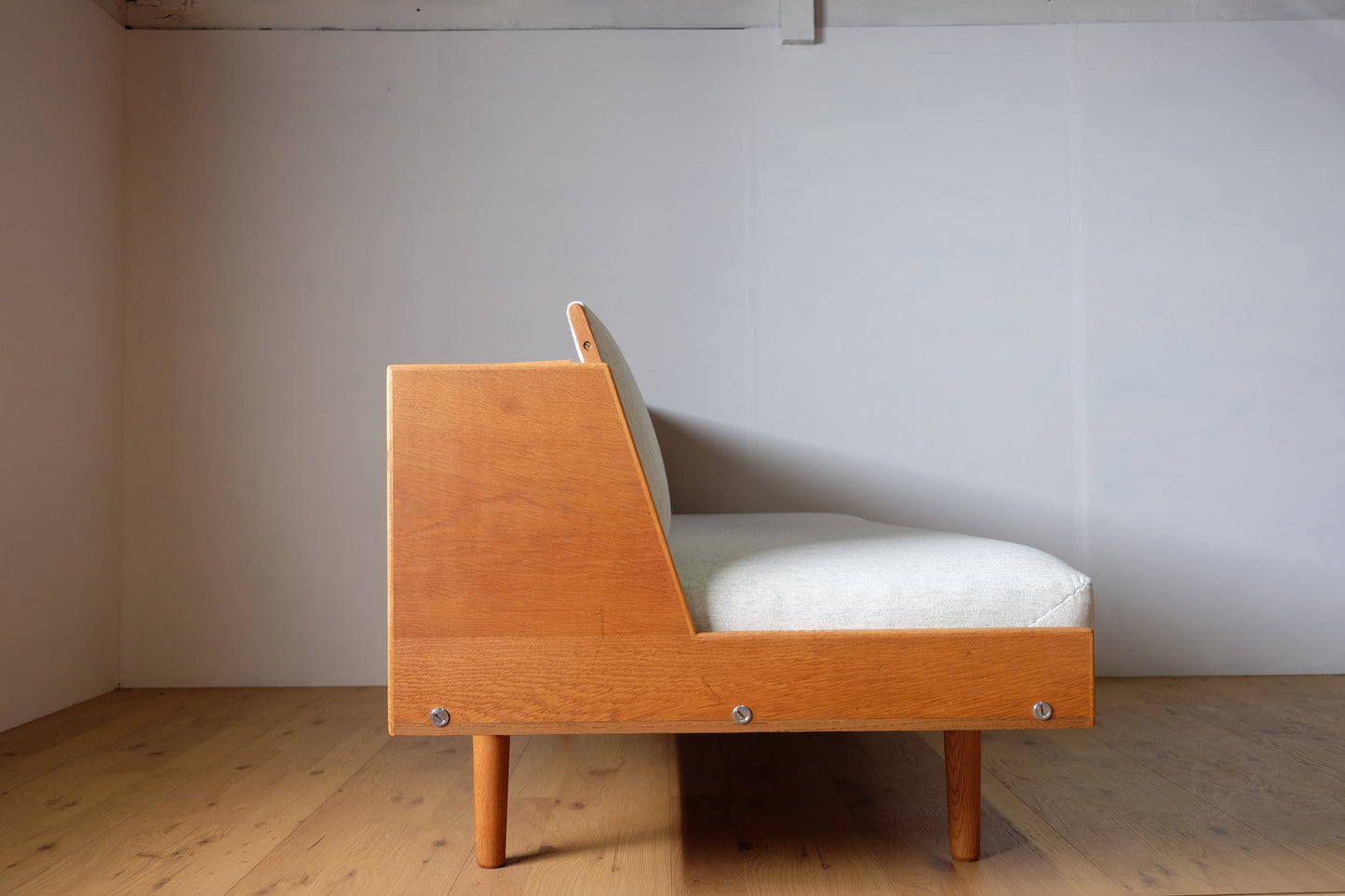 Hans J Wegner GE6 Day bed Stock (Select Fabric)