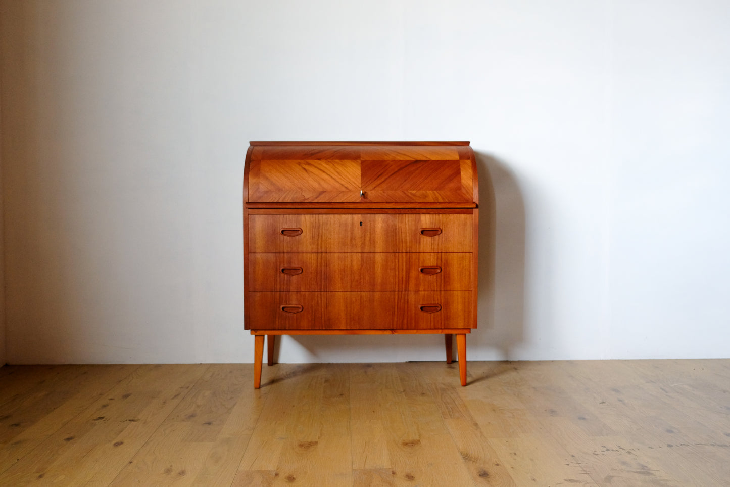 Egon Ostergaard Bureau
