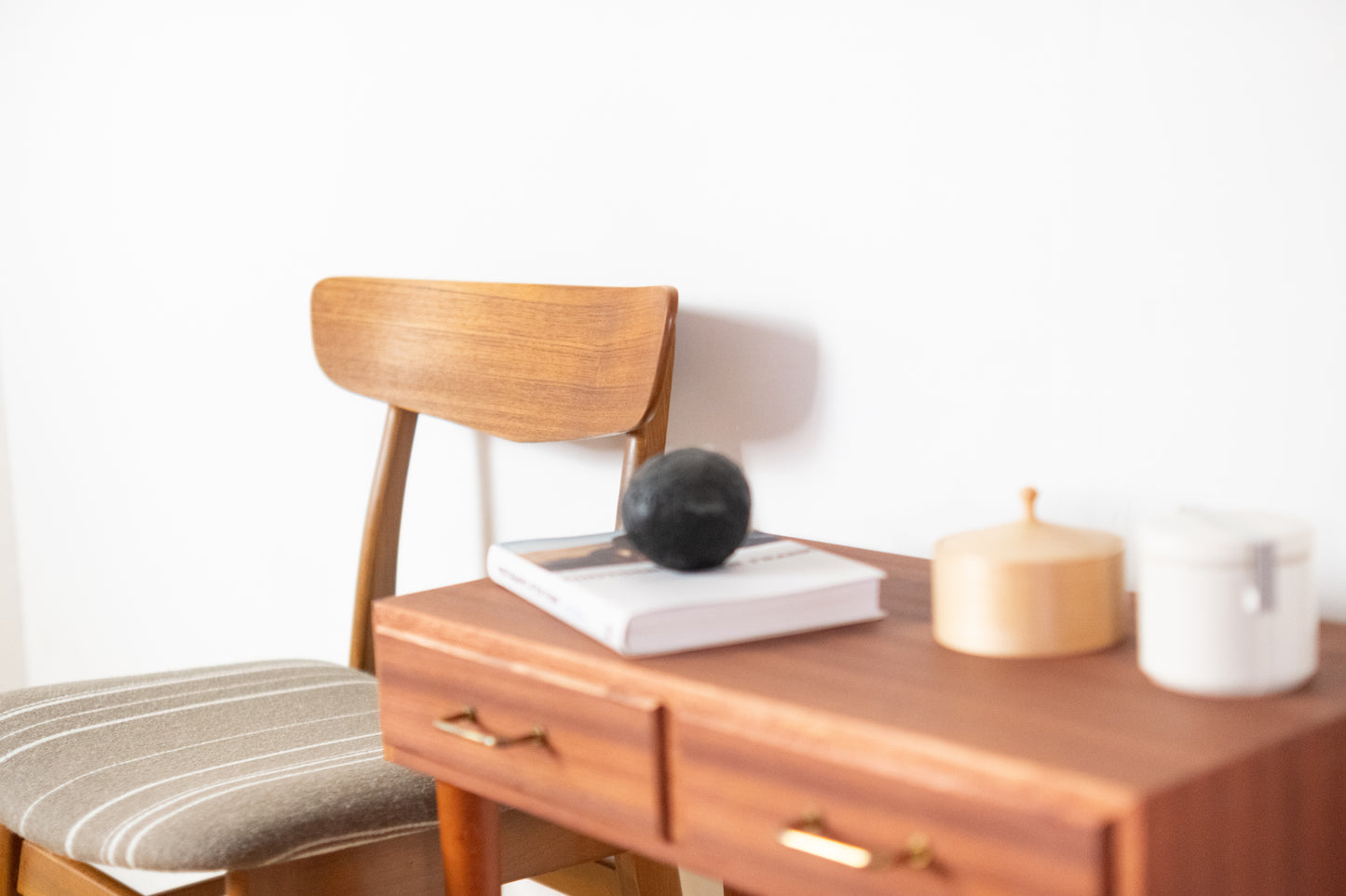 Dining chair