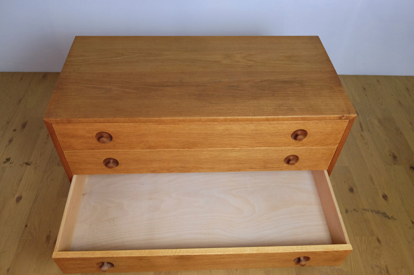 Hans J Wegner RY Chest Oak