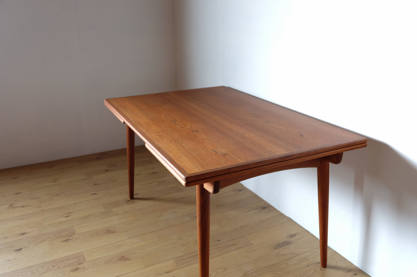 Hans J Wegner AT312 Dining Table