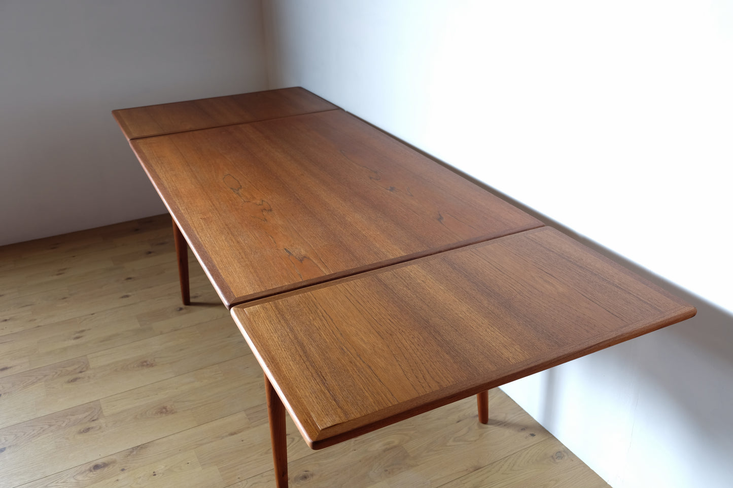 Hans J Wegner AT312 Dining Table