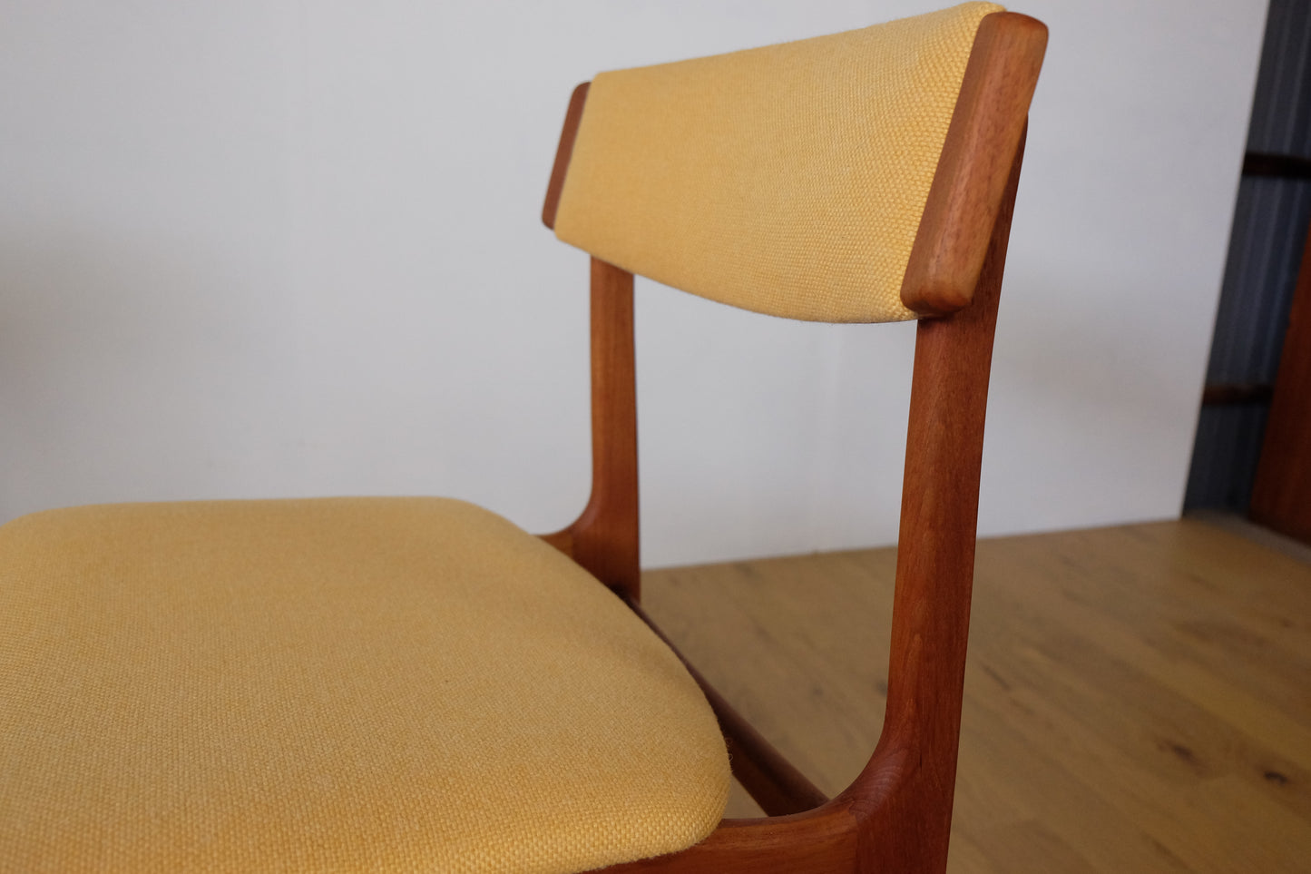 Dining chair