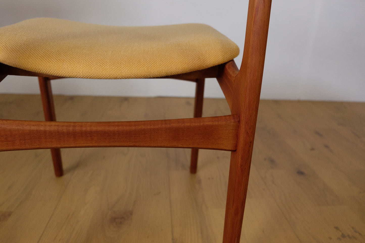 Dining chair