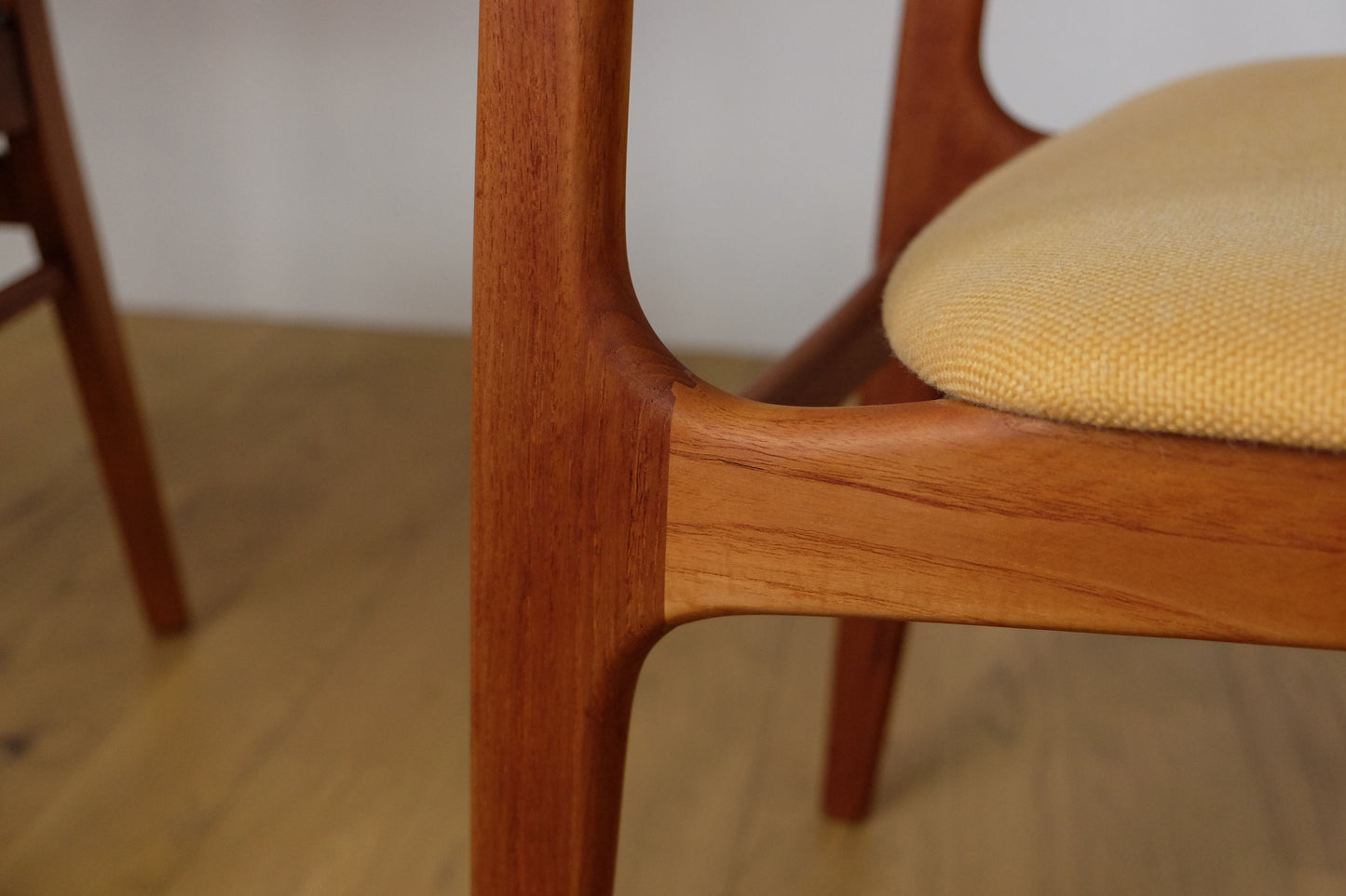 Dining chair