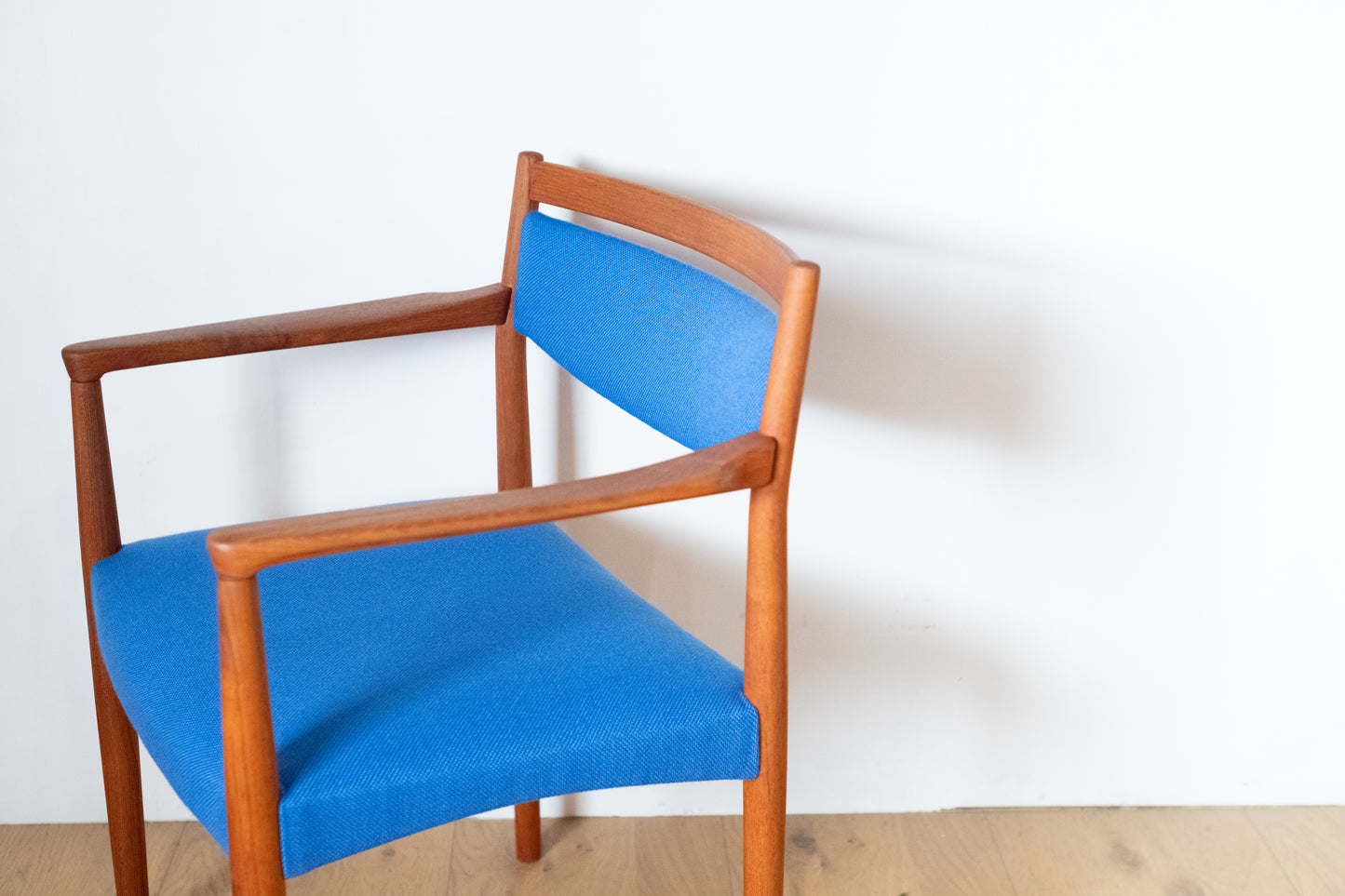 Arm chair