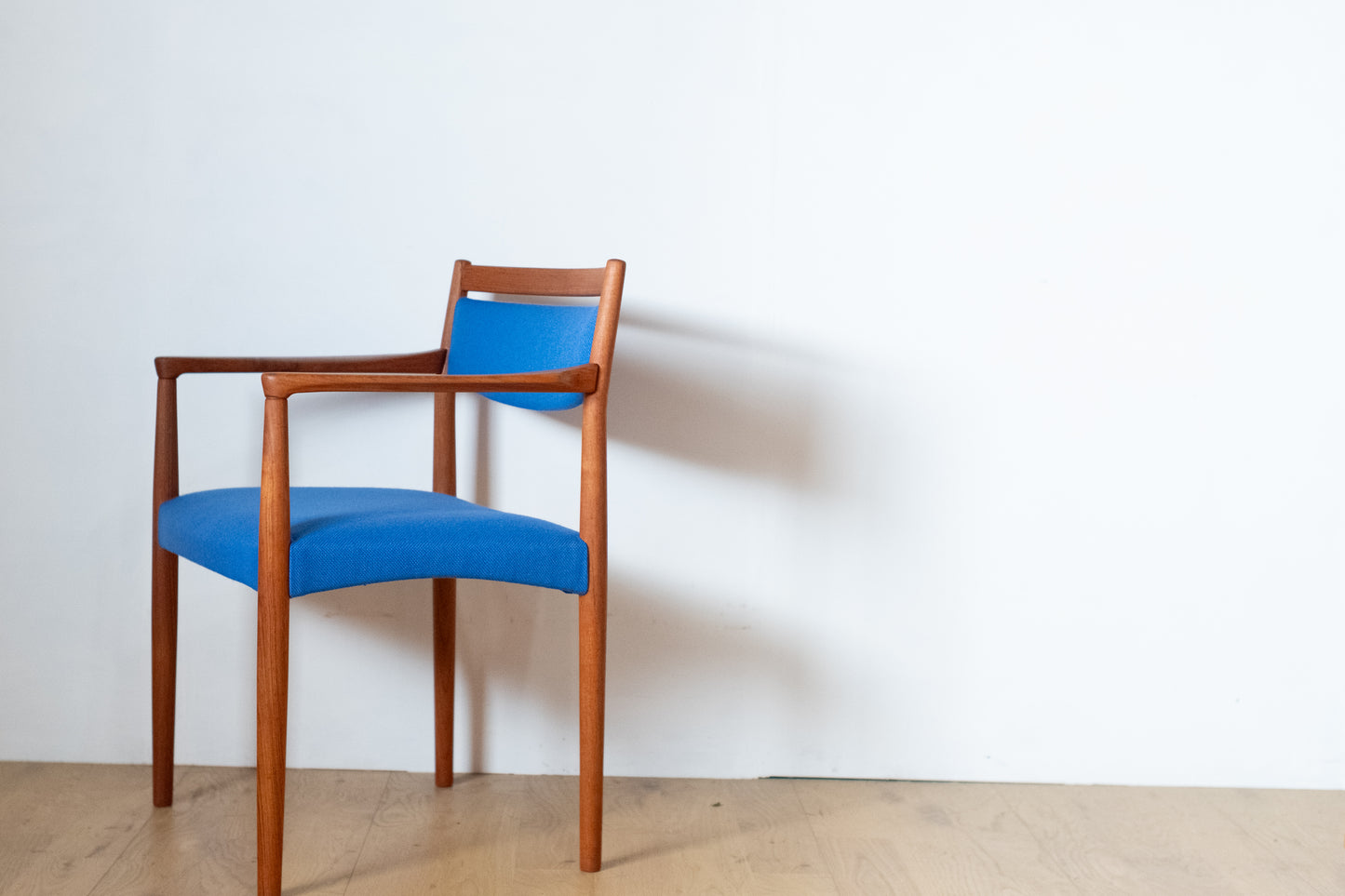 Arm chair