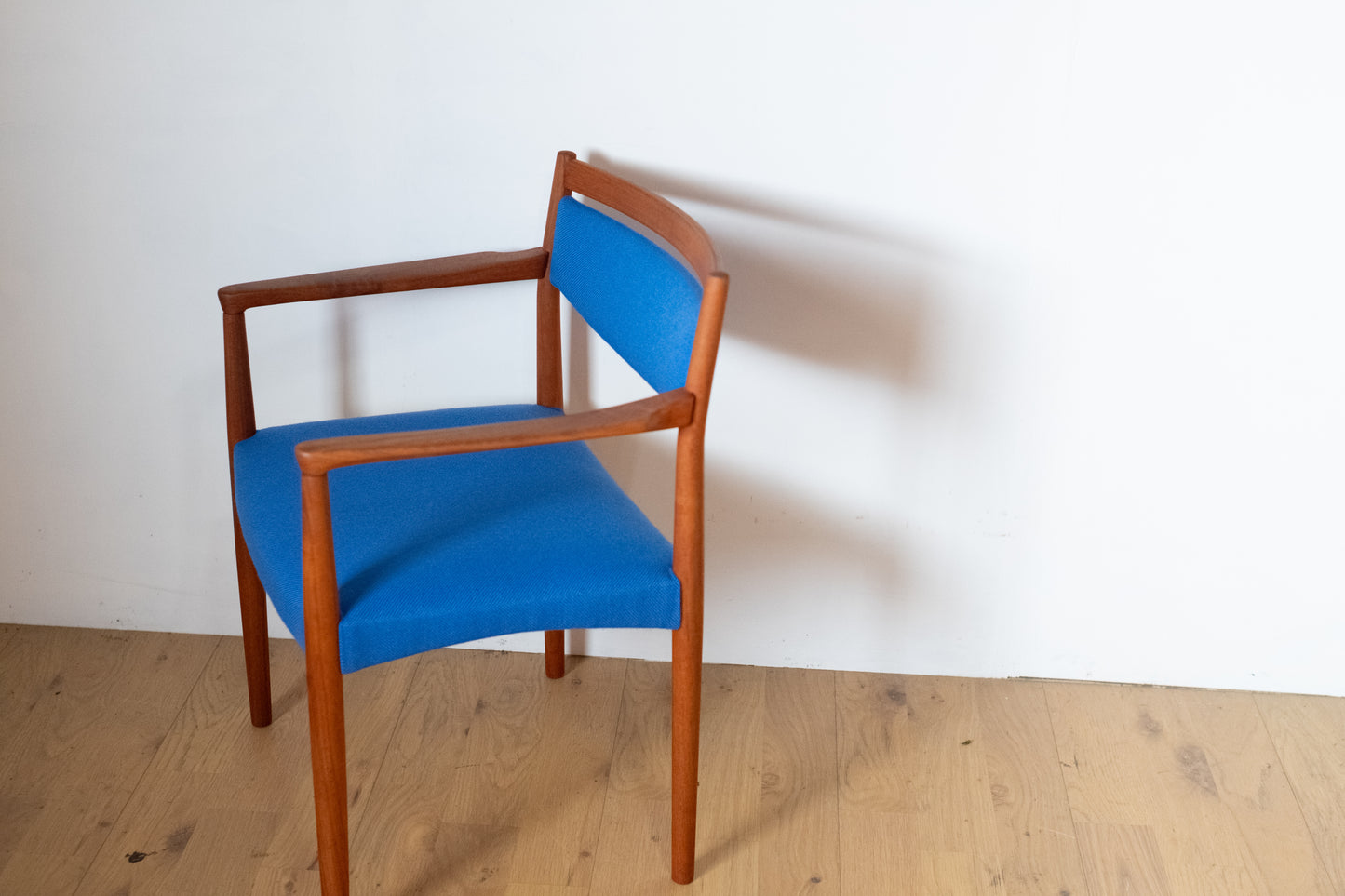 Arm chair