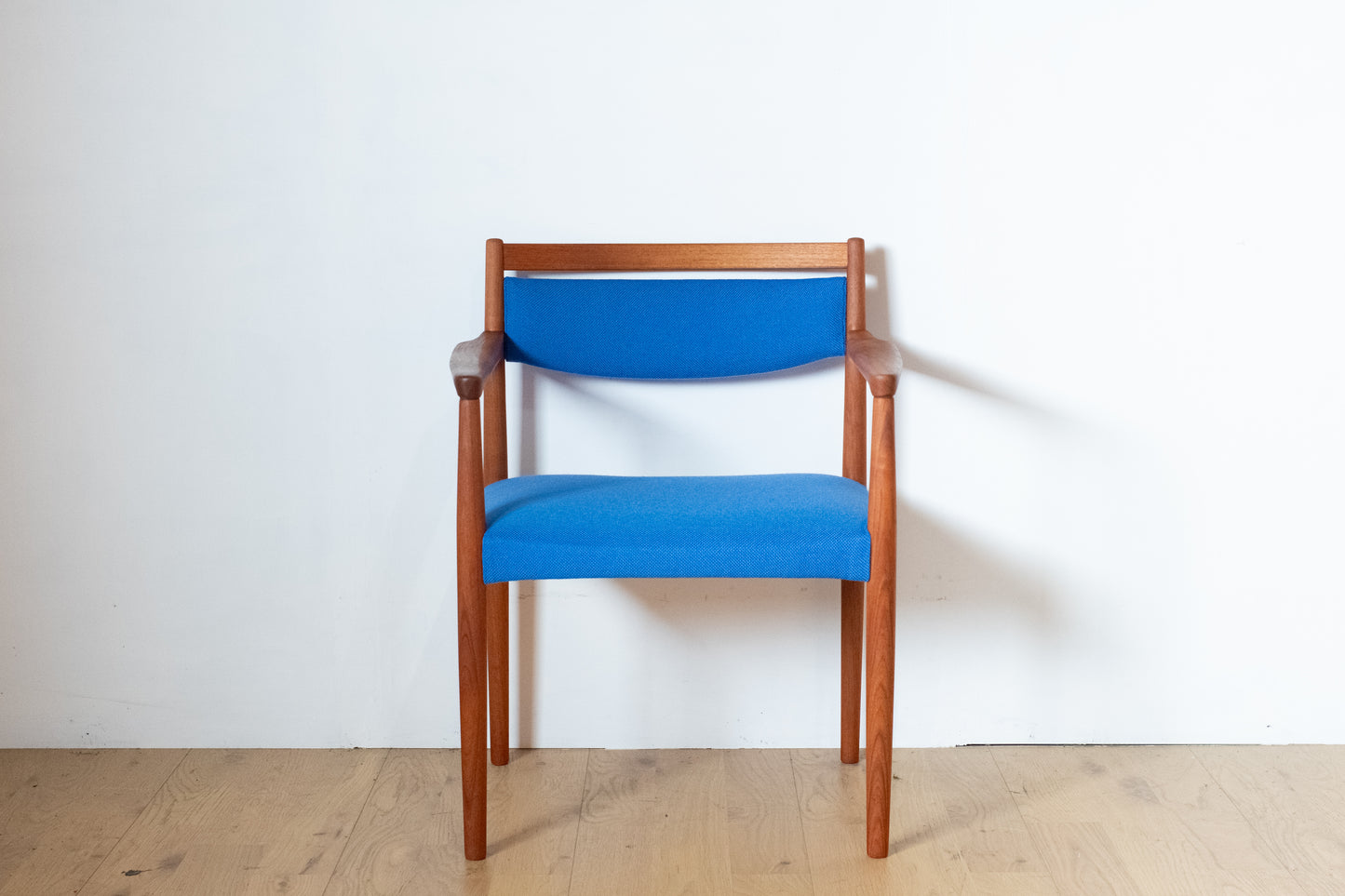 Arm chair
