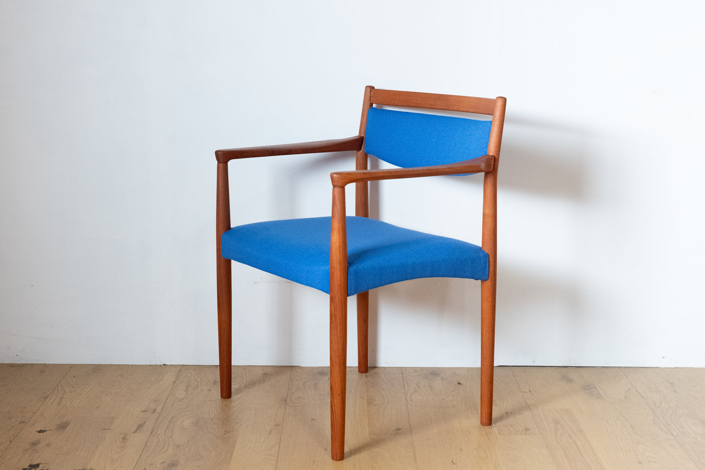 Arm chair