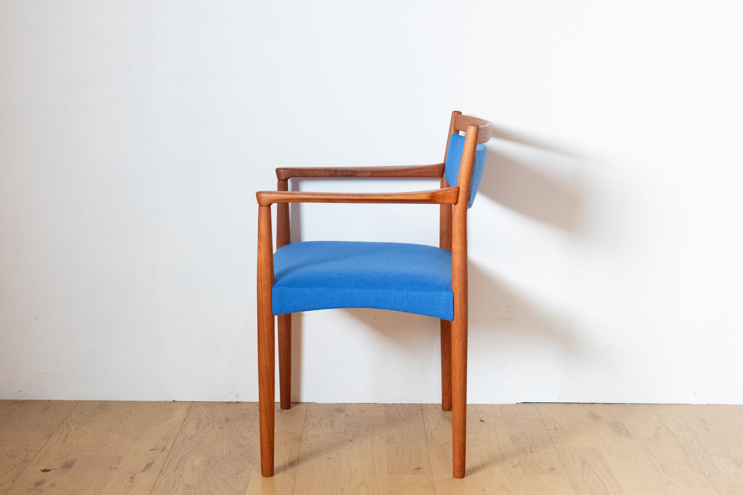 Arm chair