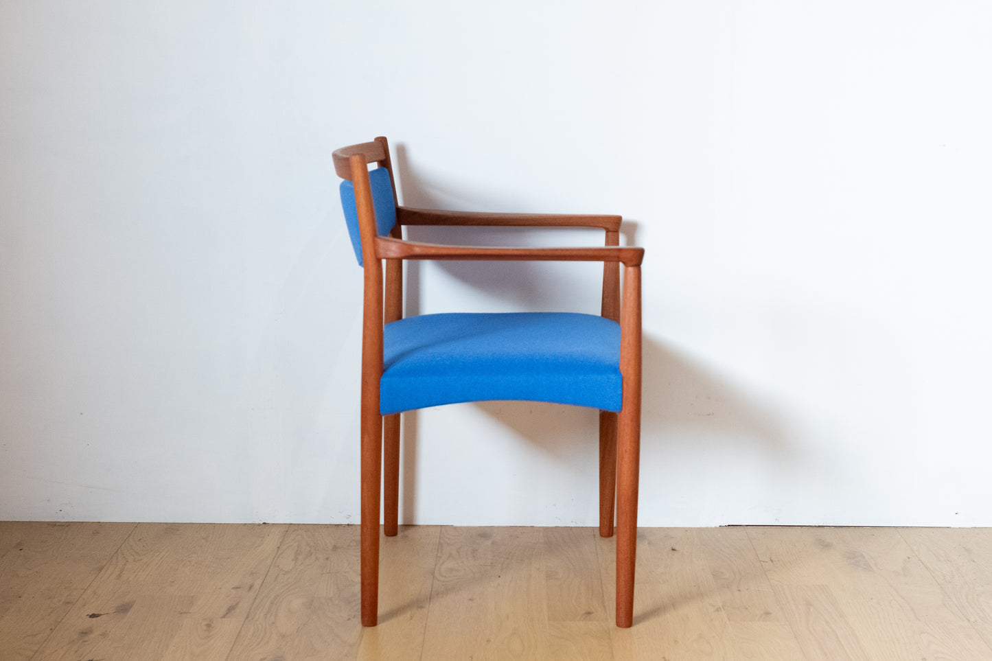Arm chair