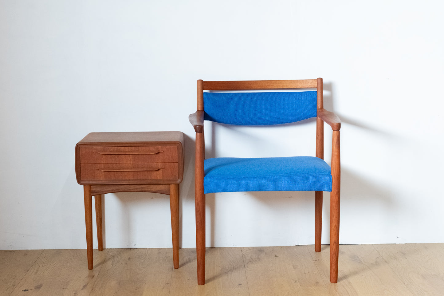 Arm chair