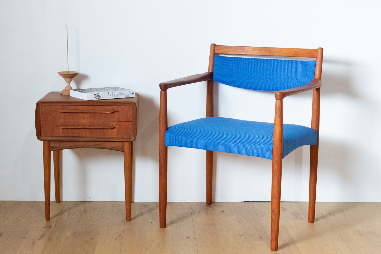 Arm chair