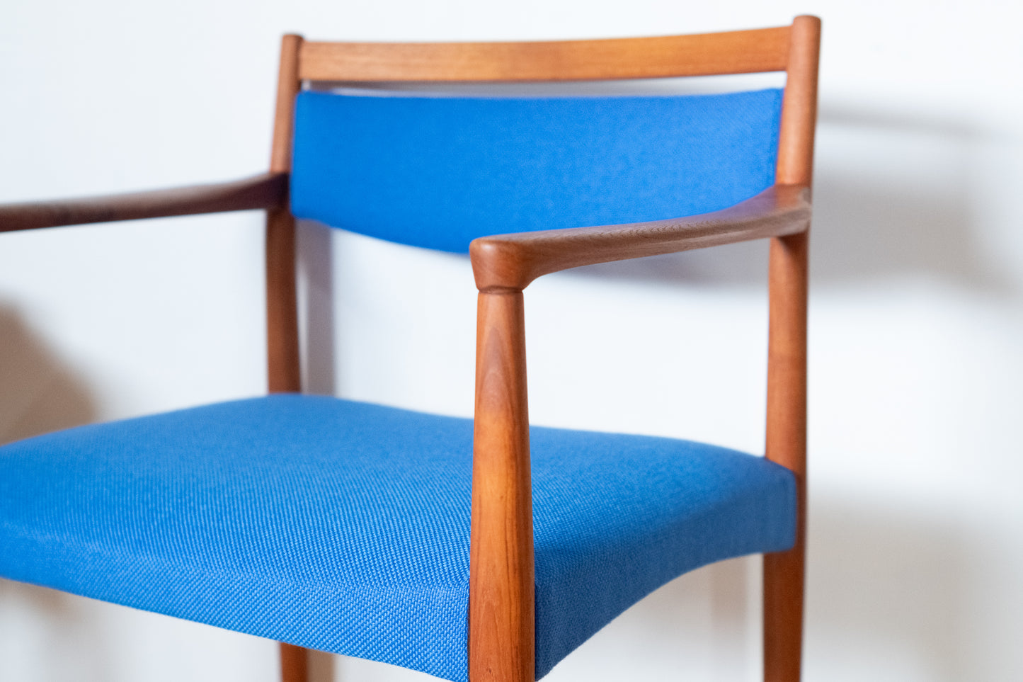 Arm chair