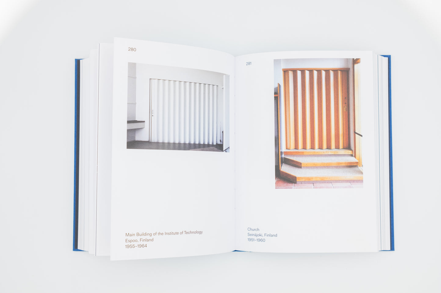 Art Book  『AALTO IN DETAIL by Alvar Aalto, Aino Aalto, Elissa Aalto 』