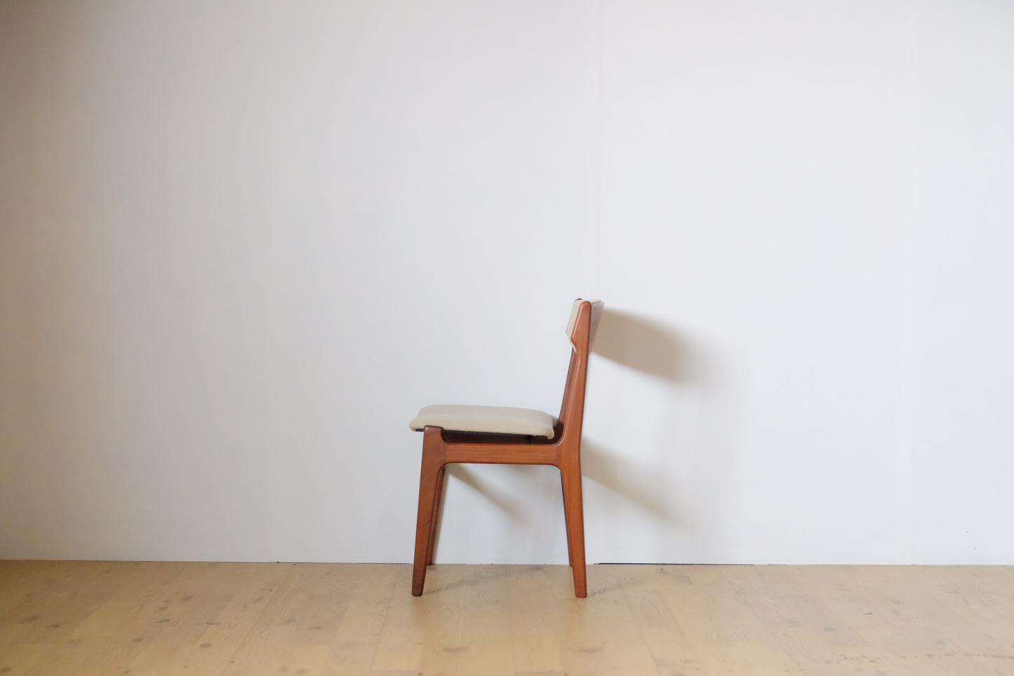 Dining chair