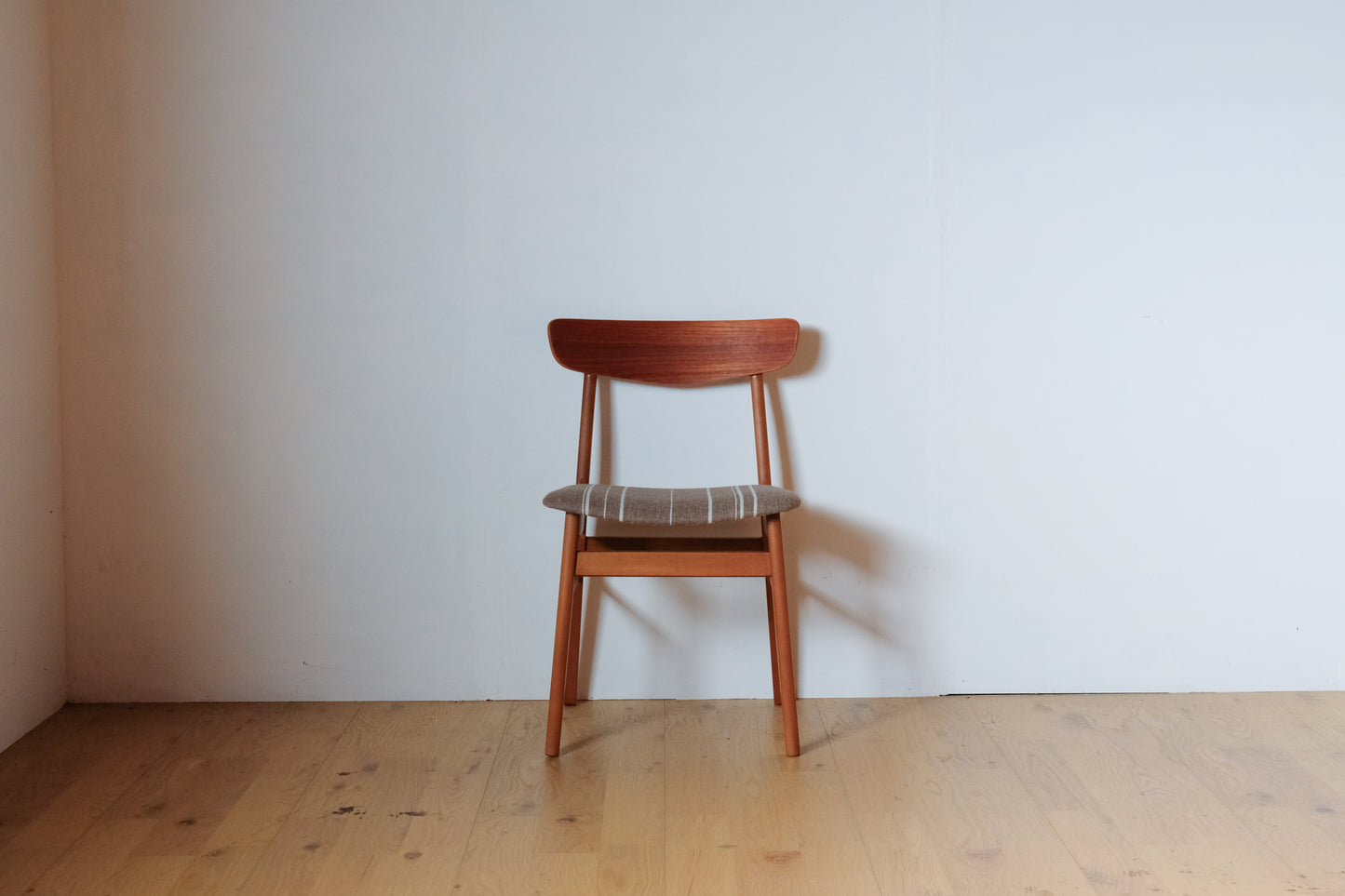 Dining chair
