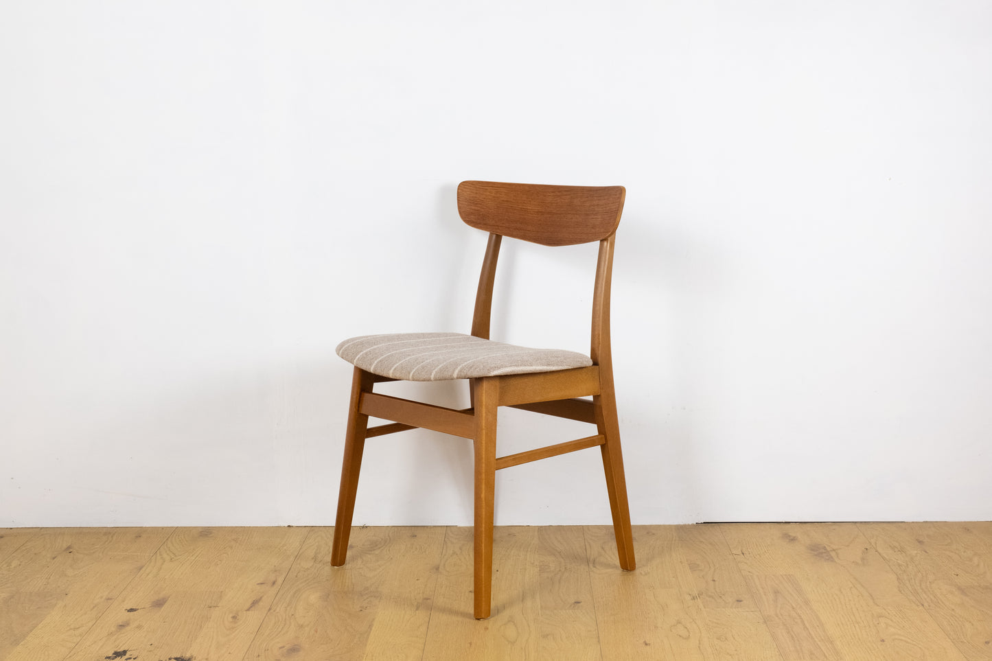 Dining chair　