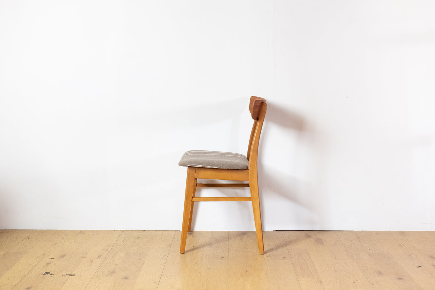 Dining chair　