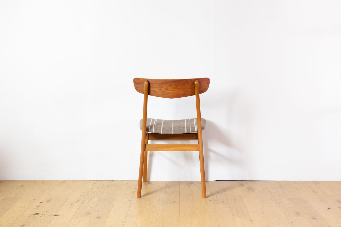 Dining chair　