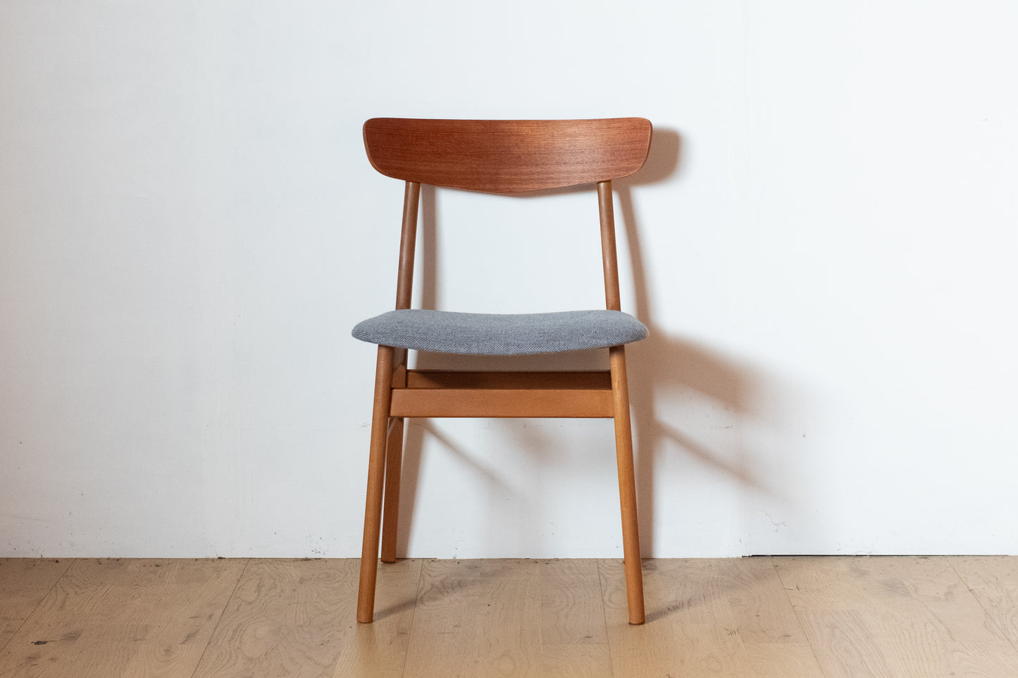 Dining chair　