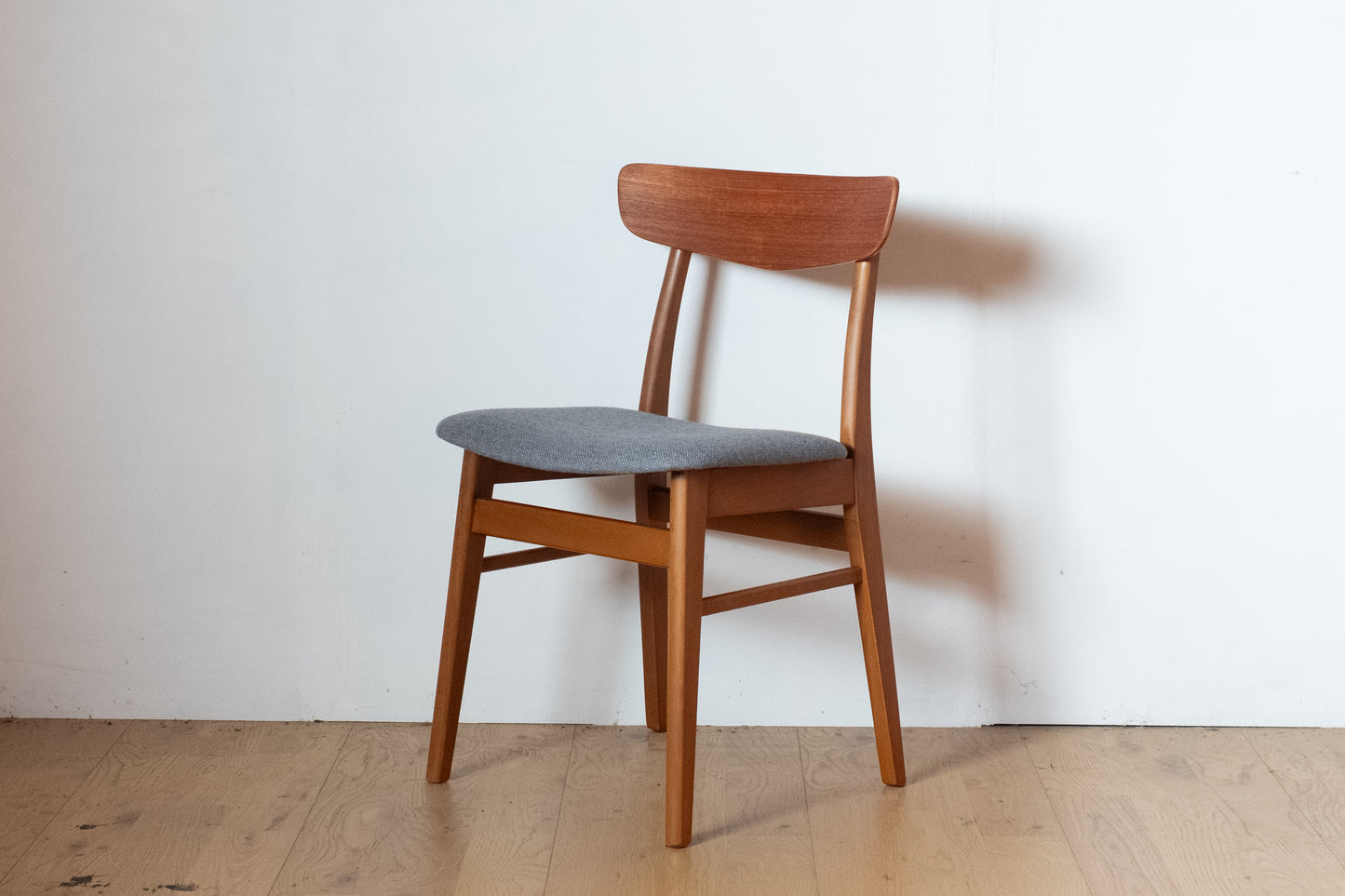 Dining chair　
