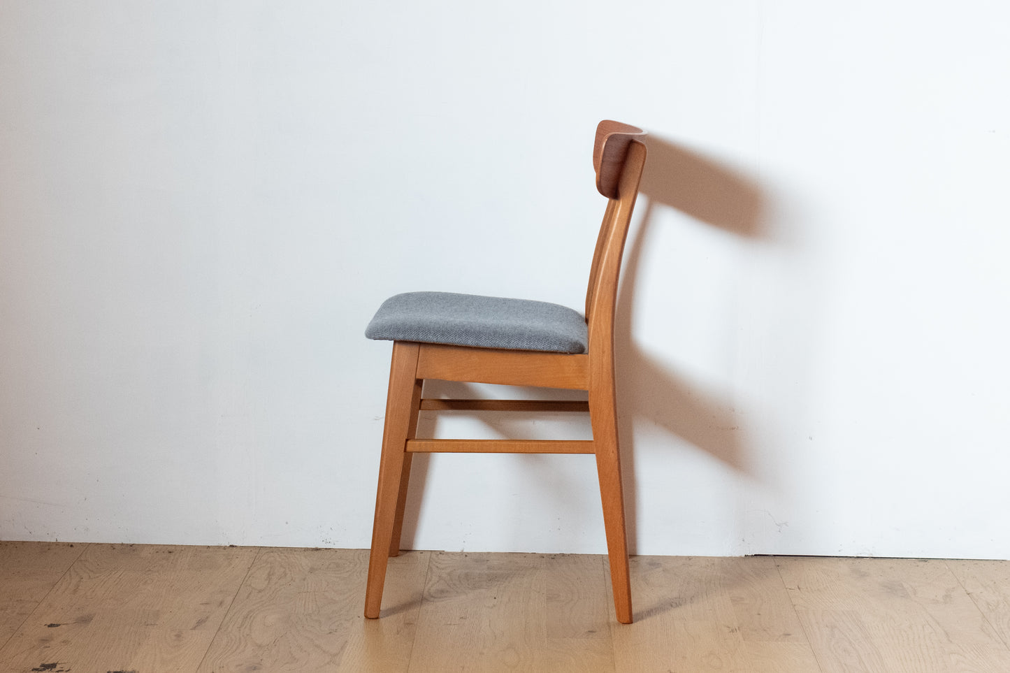 Dining chair　
