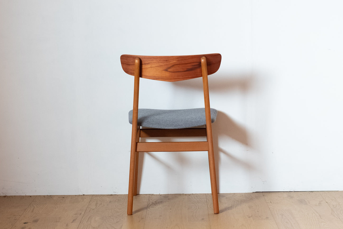 Dining chair　