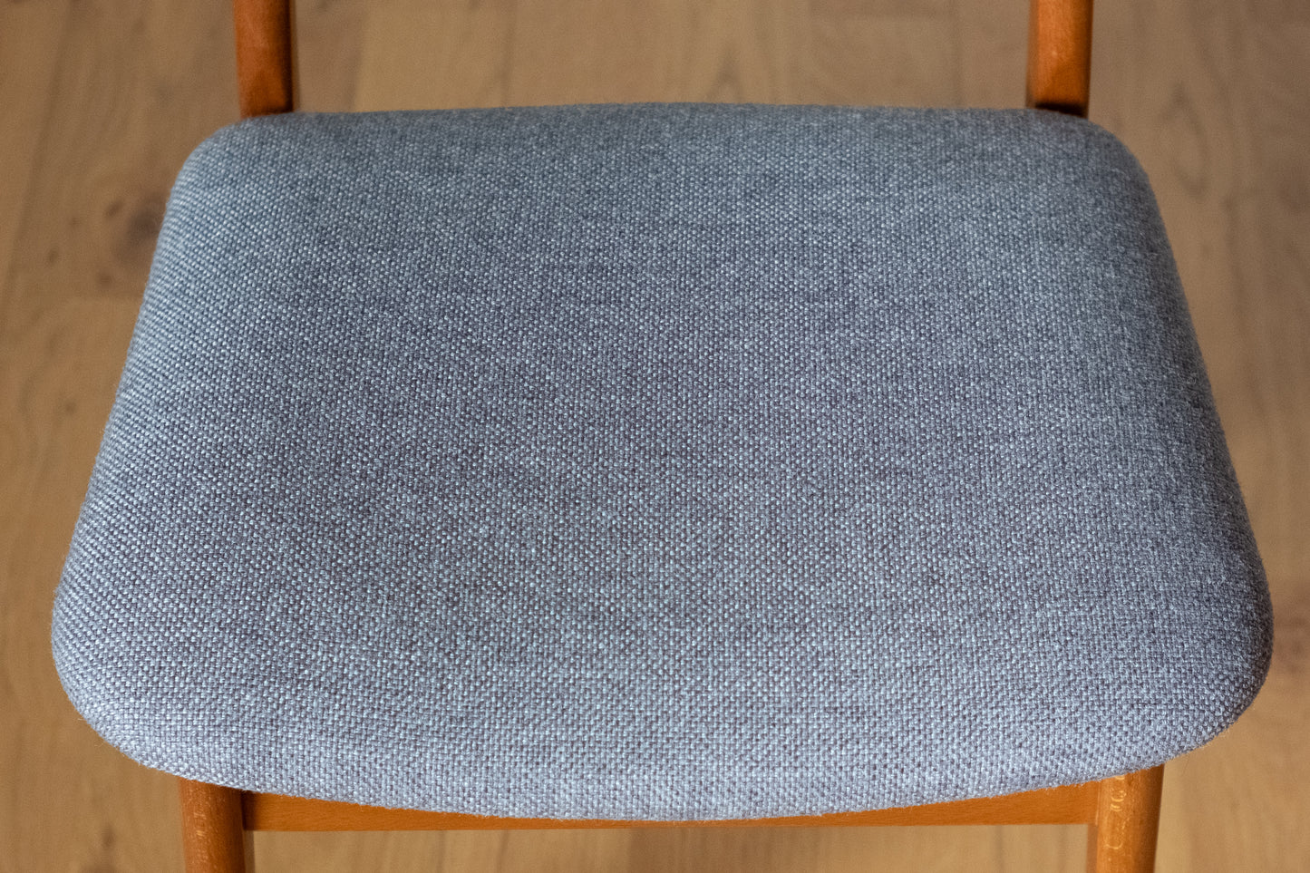 Dining chair　