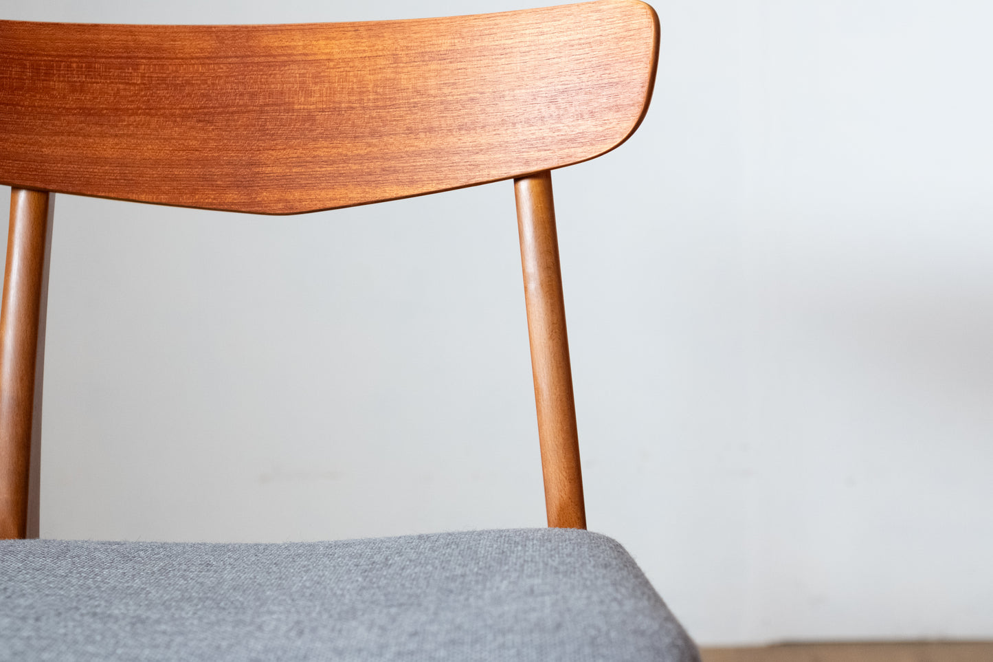 Dining chair　