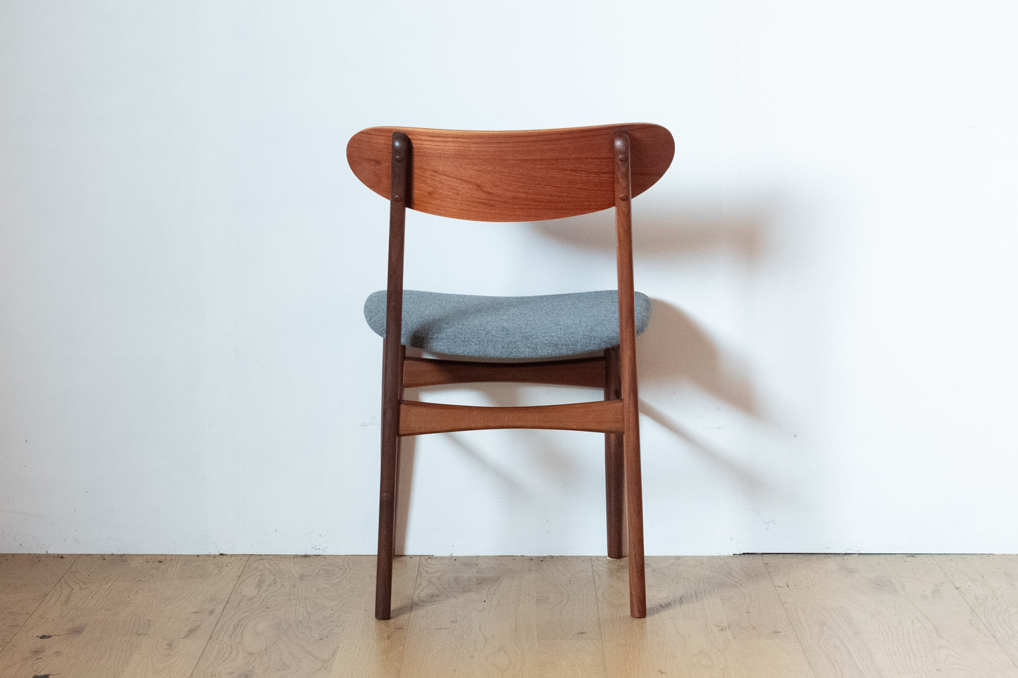 Dining chair