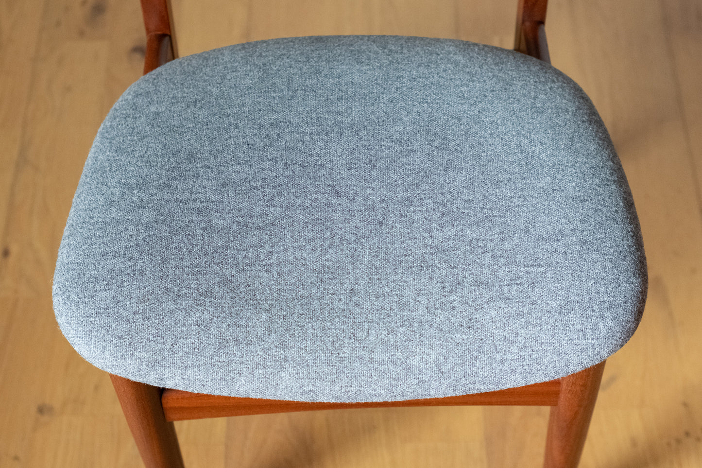 Dining chair