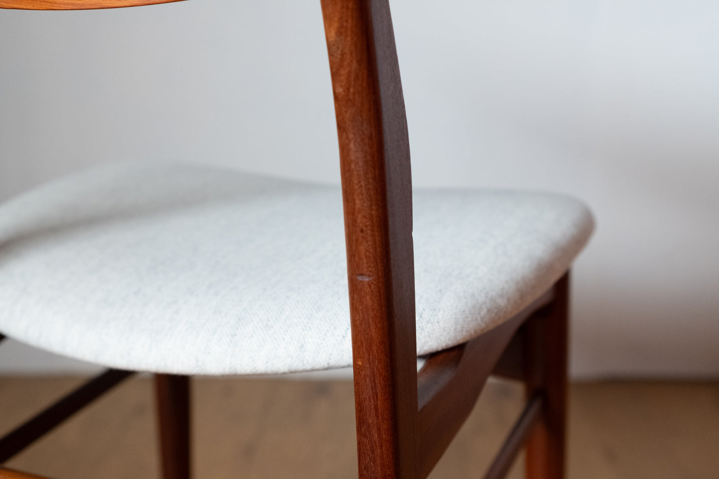 Dining chair