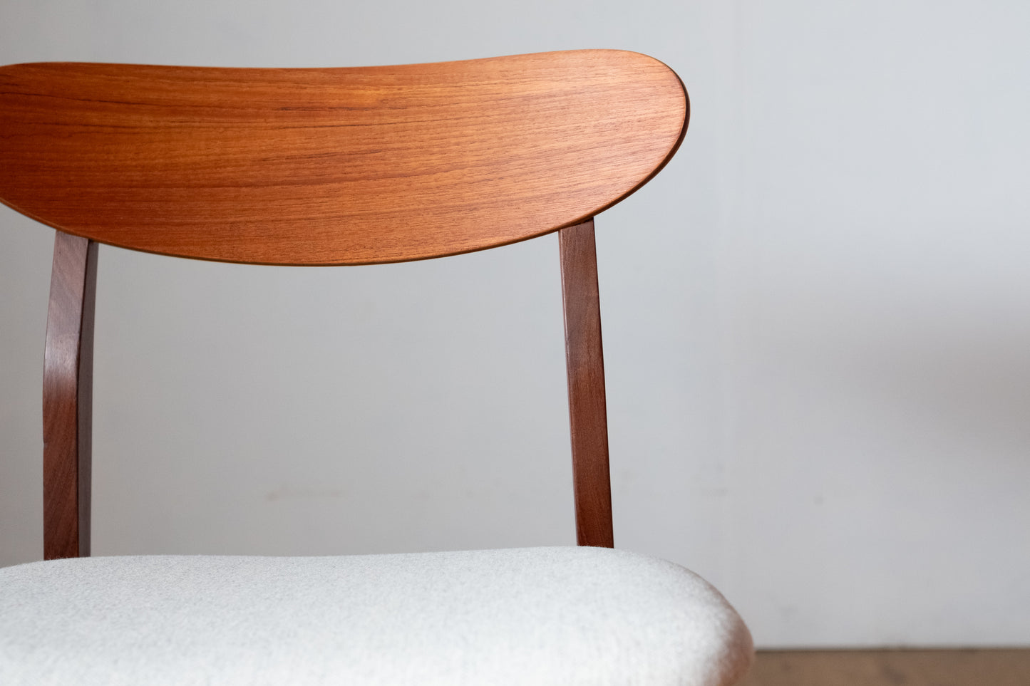 Dining chair
