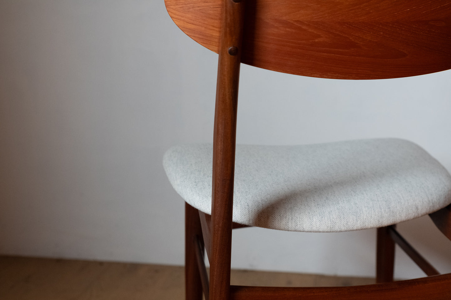 Dining chair