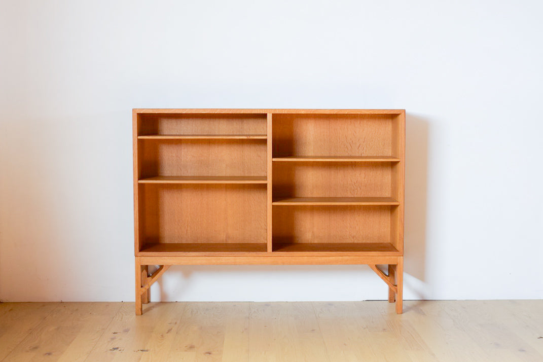 Børge Mogensen model.152 Book Shelf