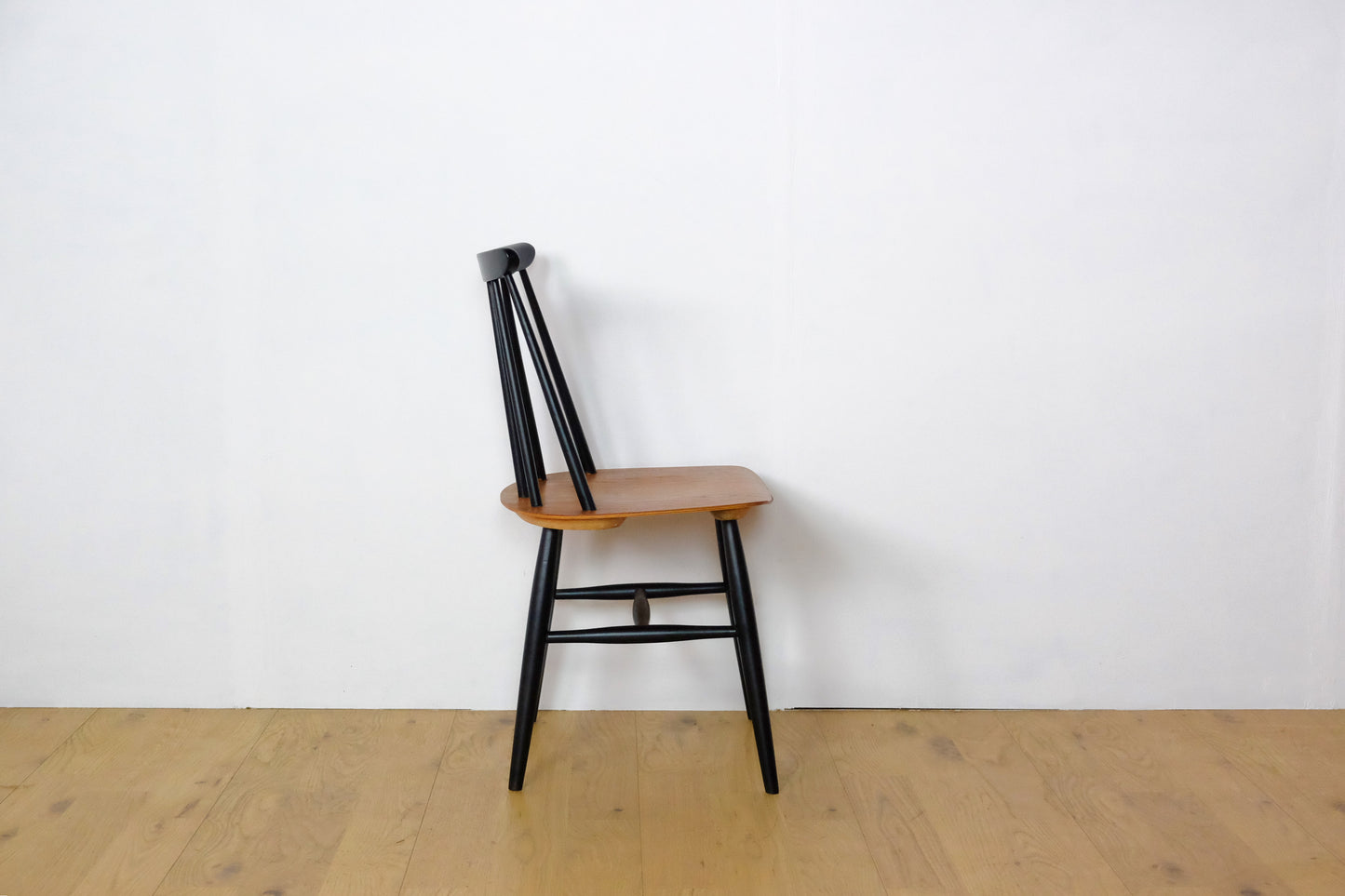 Ilmari Tapiovaara Fanett Chair Black / Teak