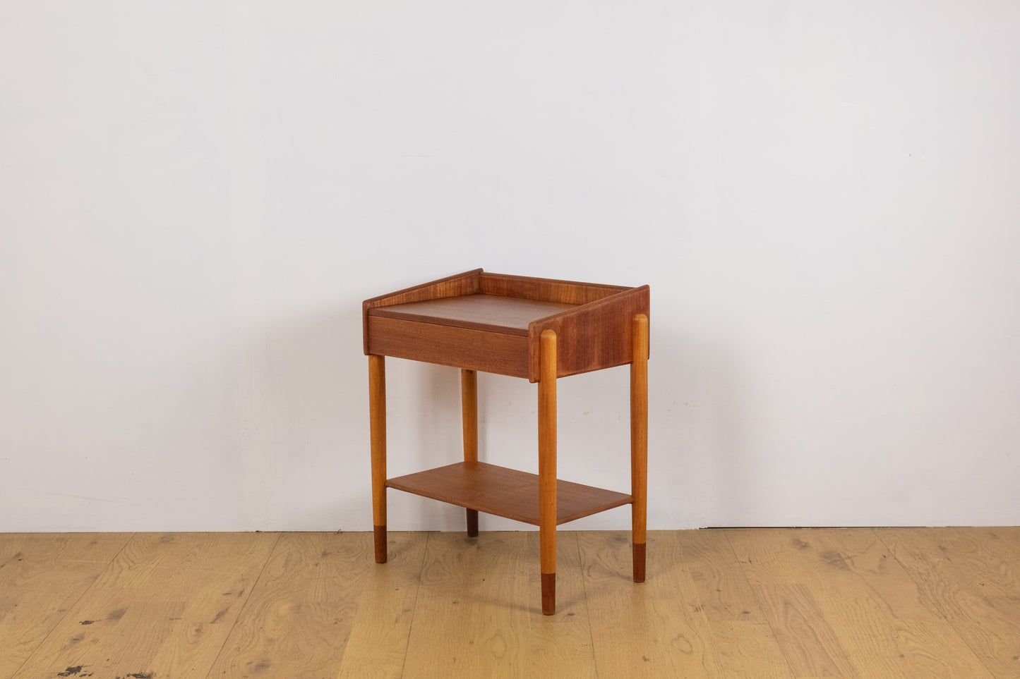 Børge Mogensen Bed side board   model.148