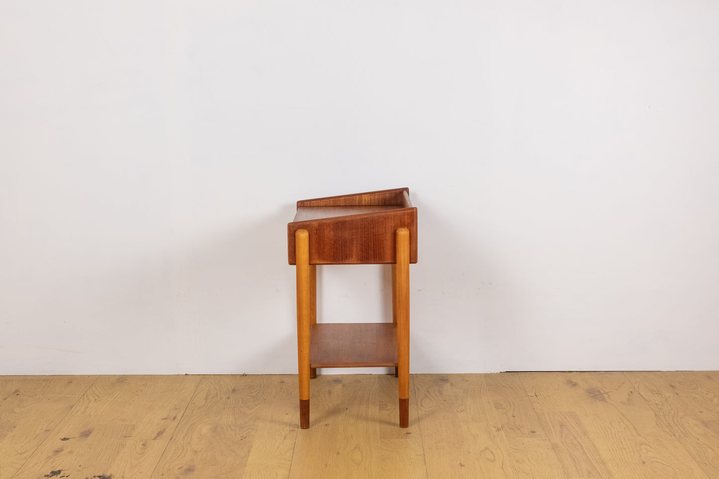 Børge Mogensen Bed side board   model.148