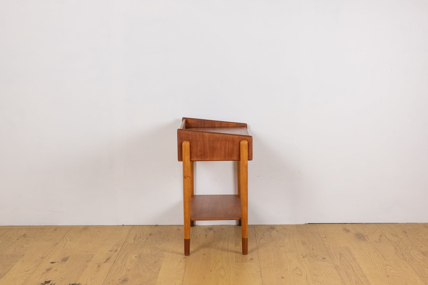 Børge Mogensen Bed side board   model.148