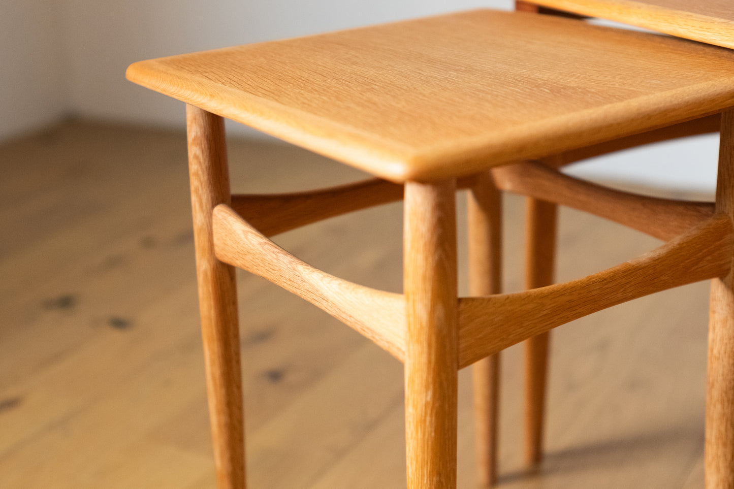 Nest Table